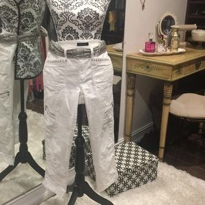 White House/ Black Market Capri